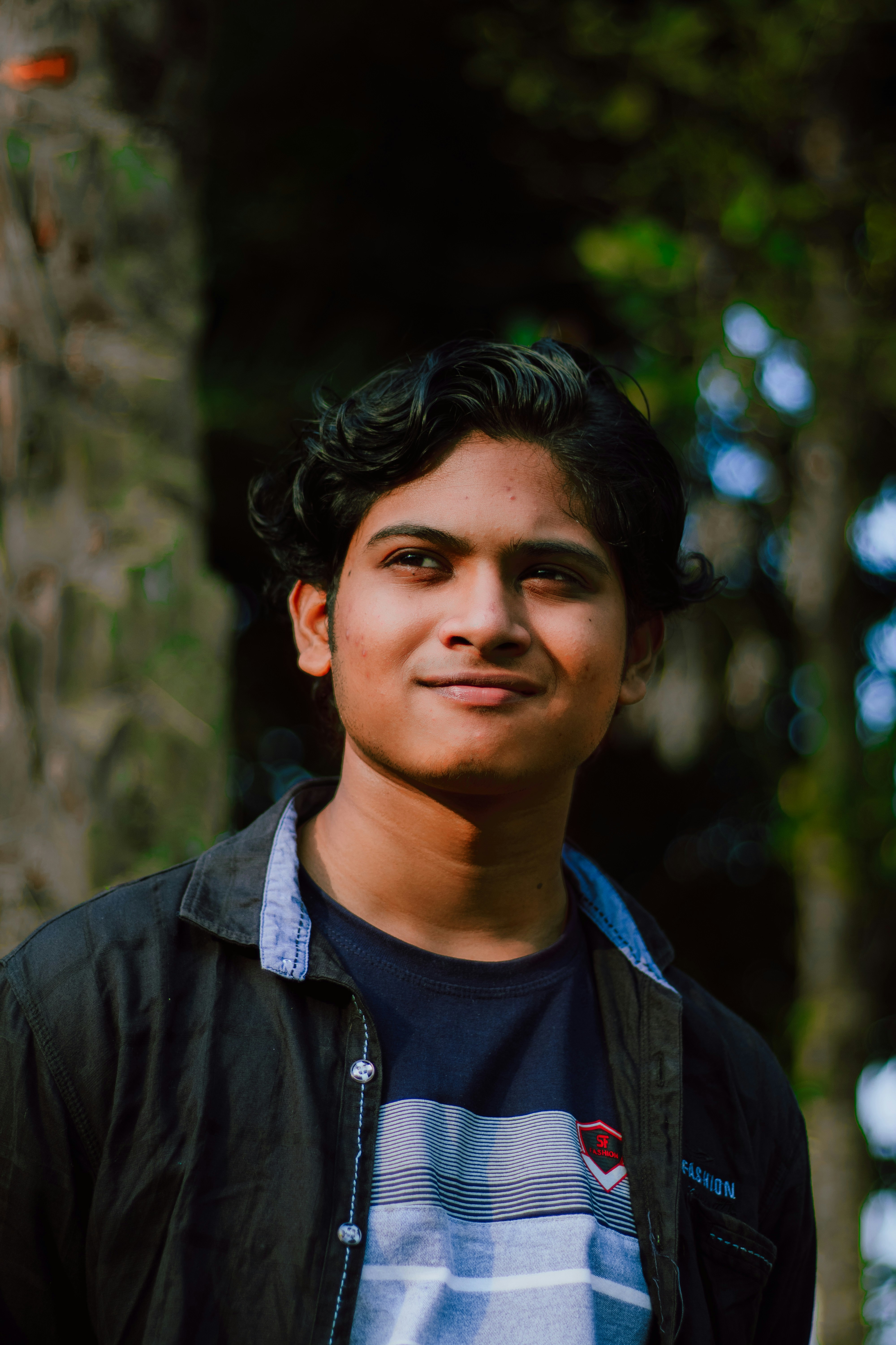 资源缩略图：青蓝渐变与灰阶层次的配色体系